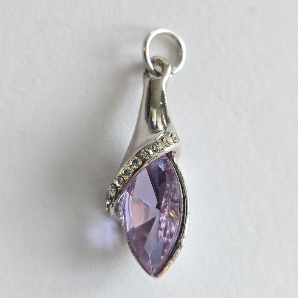 Purple gem pendant silver tone sparkly